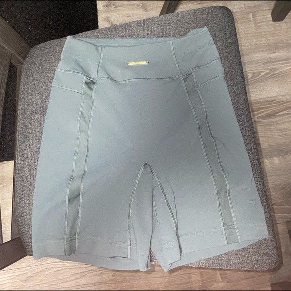 Whitney Simmons Gymshark shorts - Picture 2 of 2